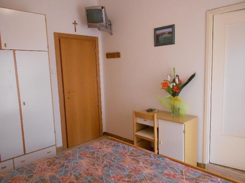 Hotel Vevey Rimini Room photo